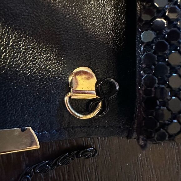 Black Shimmy Clutch with strap - Picture 6 of 6